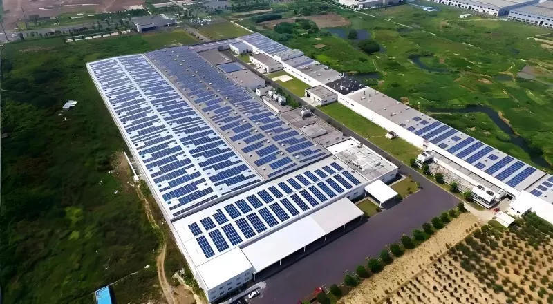 太陽光発電一体型倉庫鉄骨造